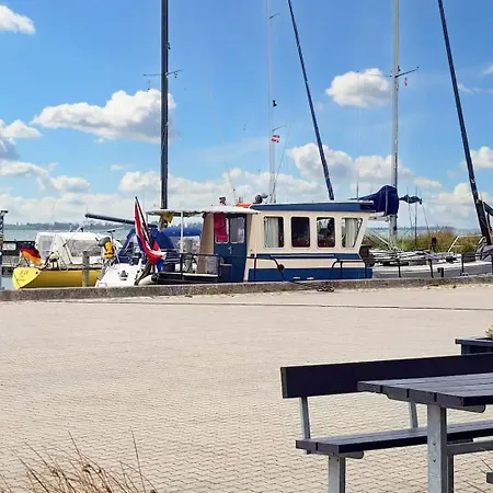 別荘 Summer Tucked Away In Coastal Area Nørreby