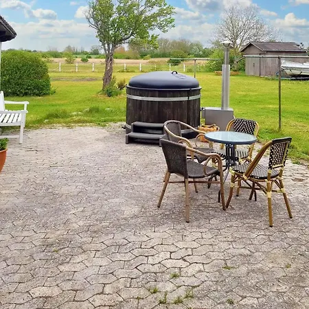 Summer Tucked Away In Coastal Area 別荘