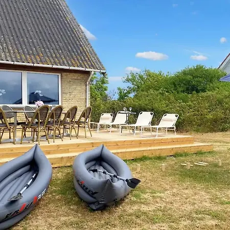 別荘 Summer Tucked Away In Coastal Area Nørreby