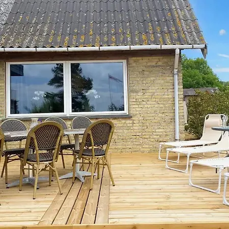 別荘 Summer Tucked Away In Coastal Area *