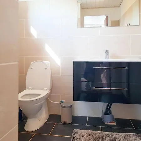 Summer Tucked Away In Coastal Area * Nørreby