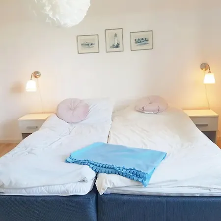 別荘 Summer Tucked Away In Coastal Area Nørreby