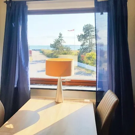 Summer Tucked Away In Coastal Area 別荘 Nørreby
