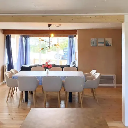 Feriehus Summer Tucked Away In Coastal Area *